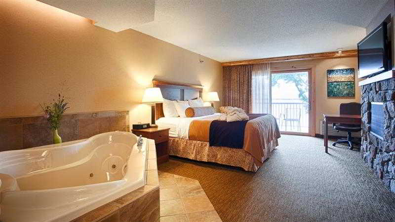 Best Western Premier The Lodge On Lake Detroit