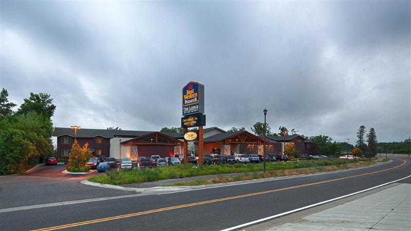 Best Western Premier The Lodge On Lake Detroit