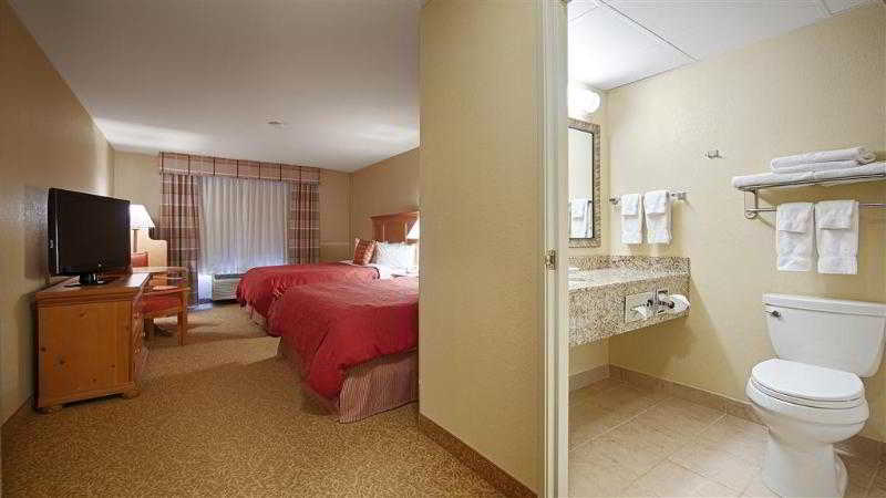 Duluth Inn & Suites Near Spirit Mountain