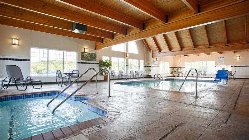Duluth Inn & Suites Near Spirit Mountain