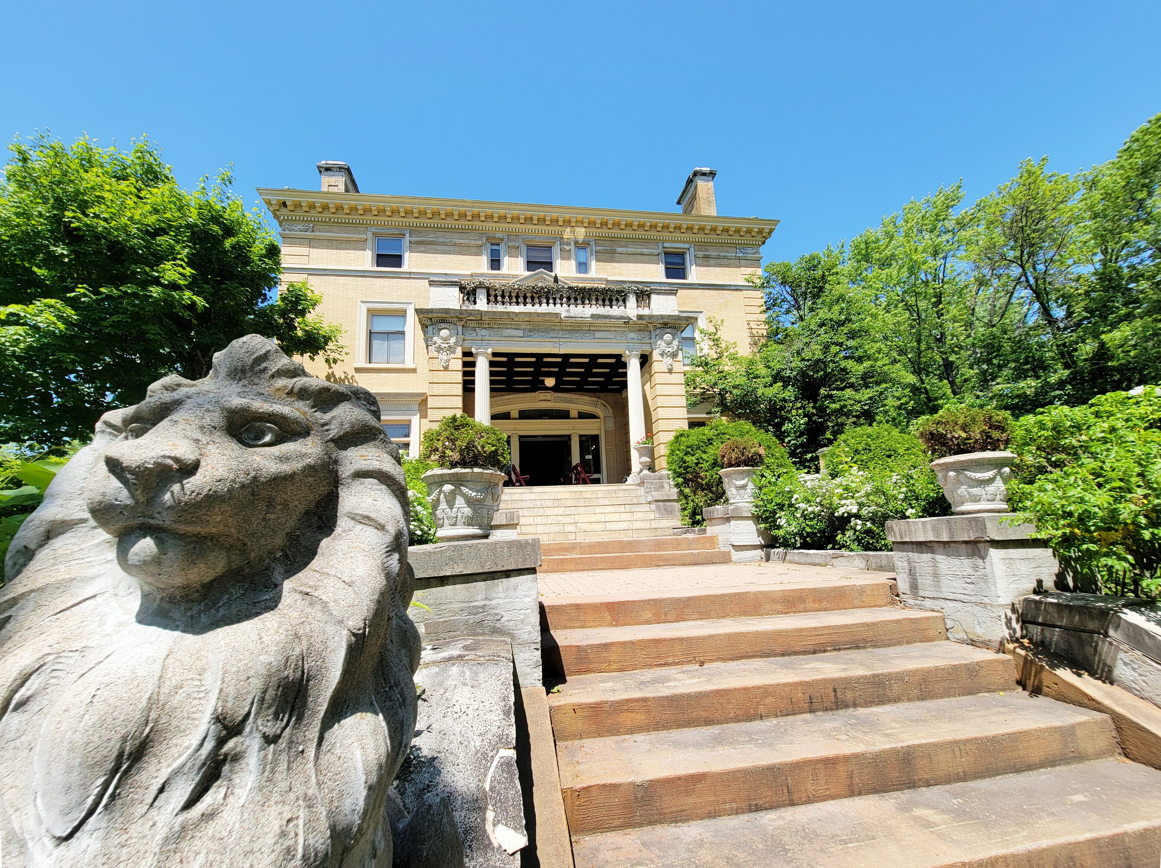 Cotton Mansion