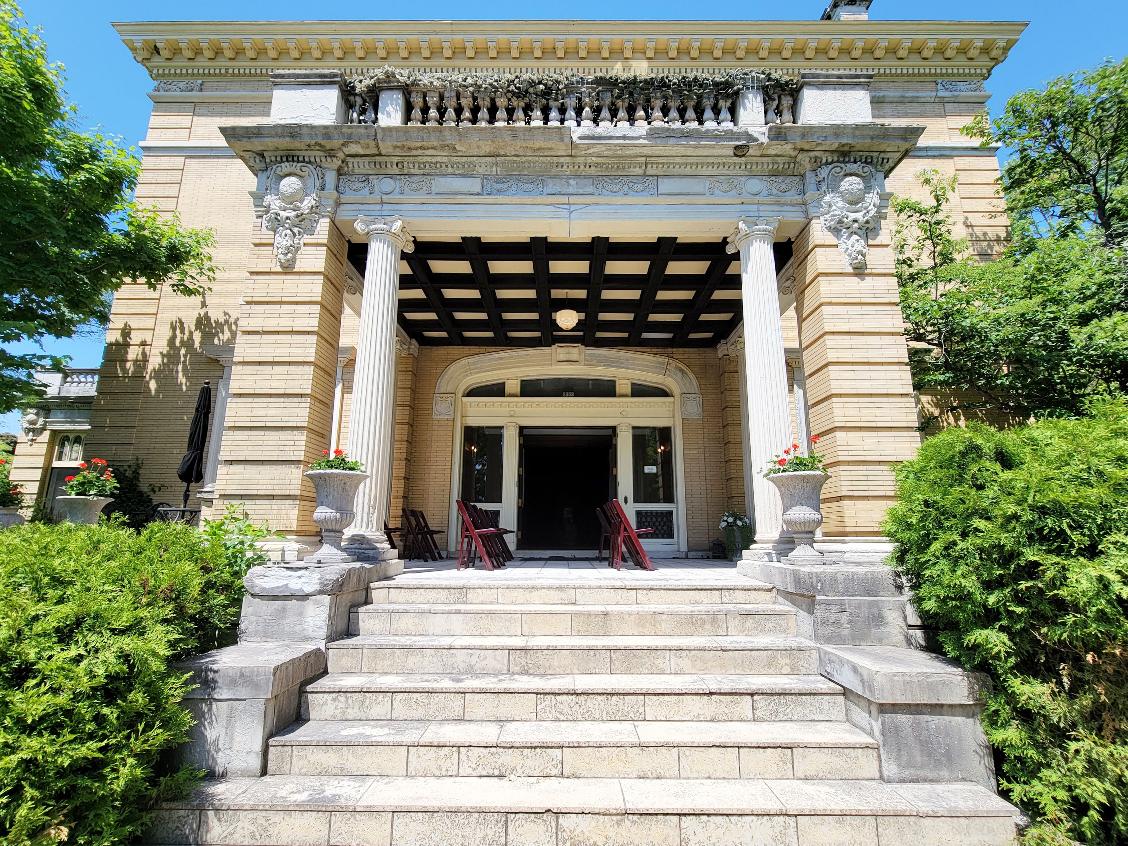 Cotton Mansion