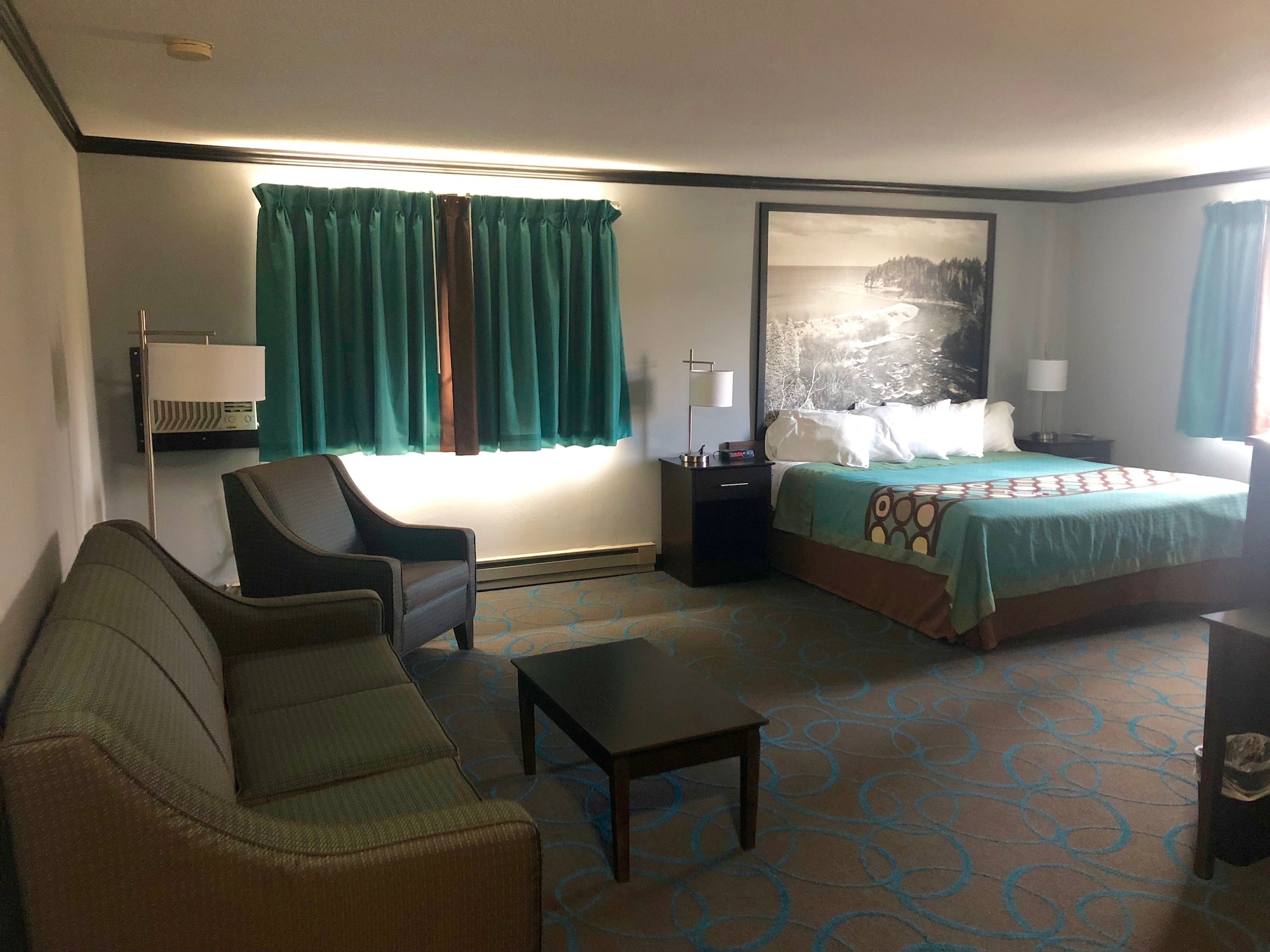 Super 8 by Wyndham Duluth