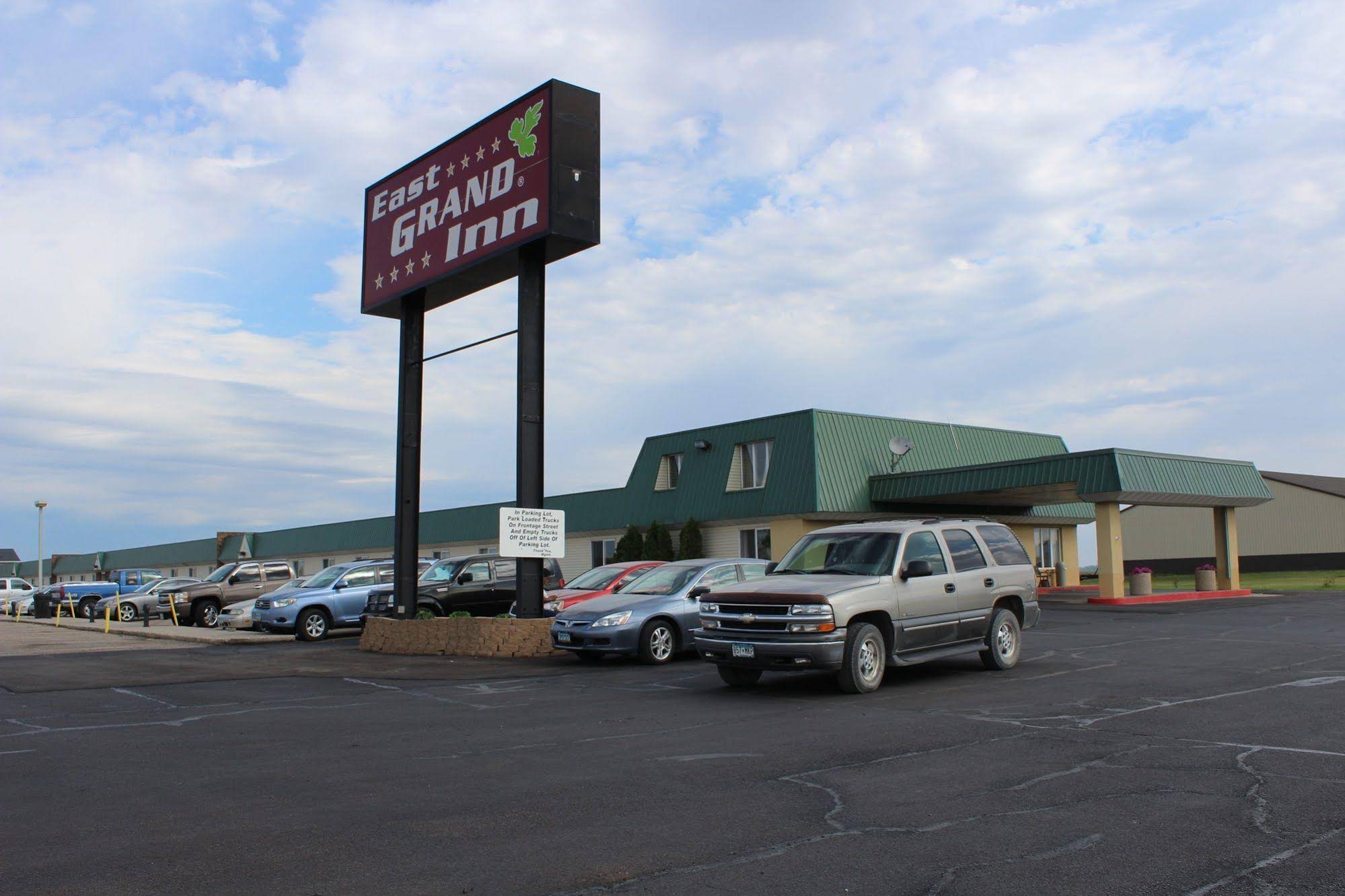 East Grand Inn