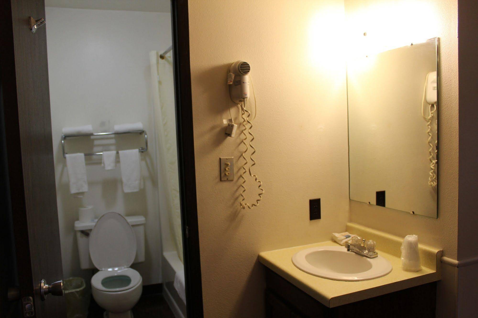East Grand Inn