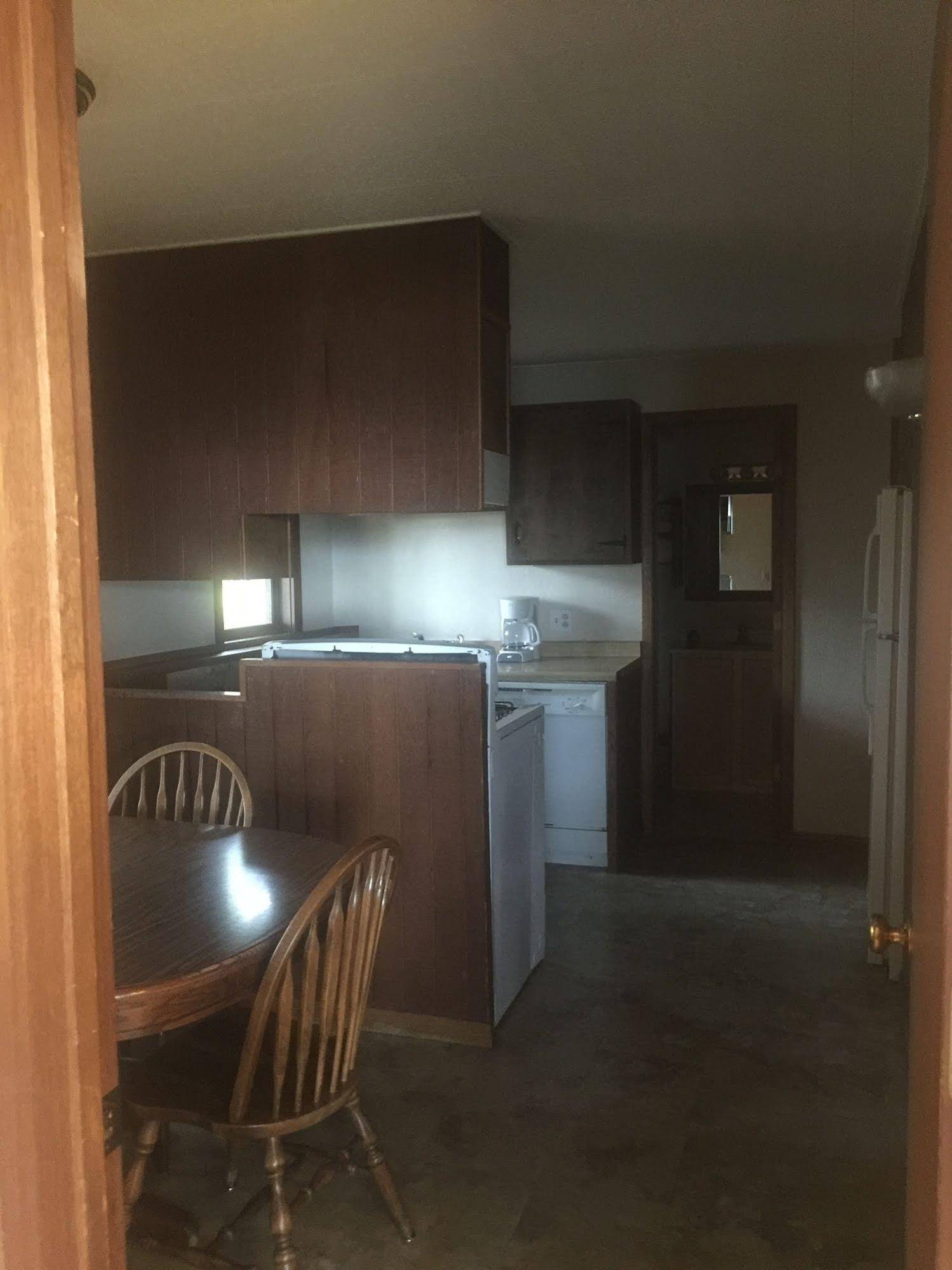 Thomsonite Beach Inn & Suites