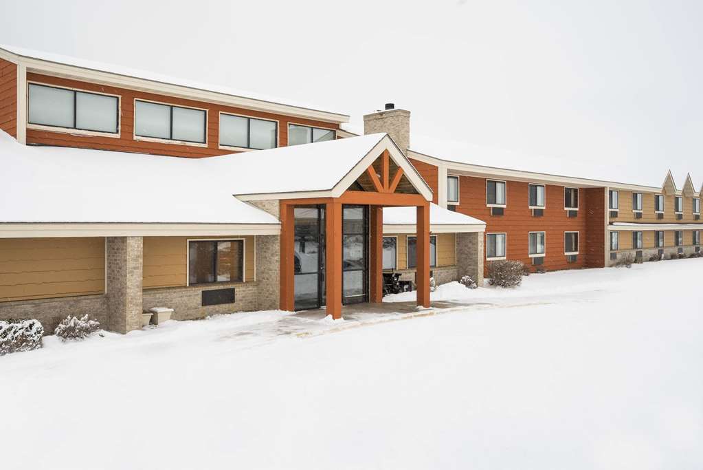 AmericInn by Wyndham Hutchinson