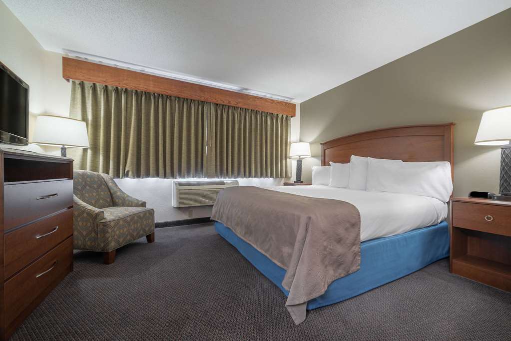 AmericInn by Wyndham Hutchinson