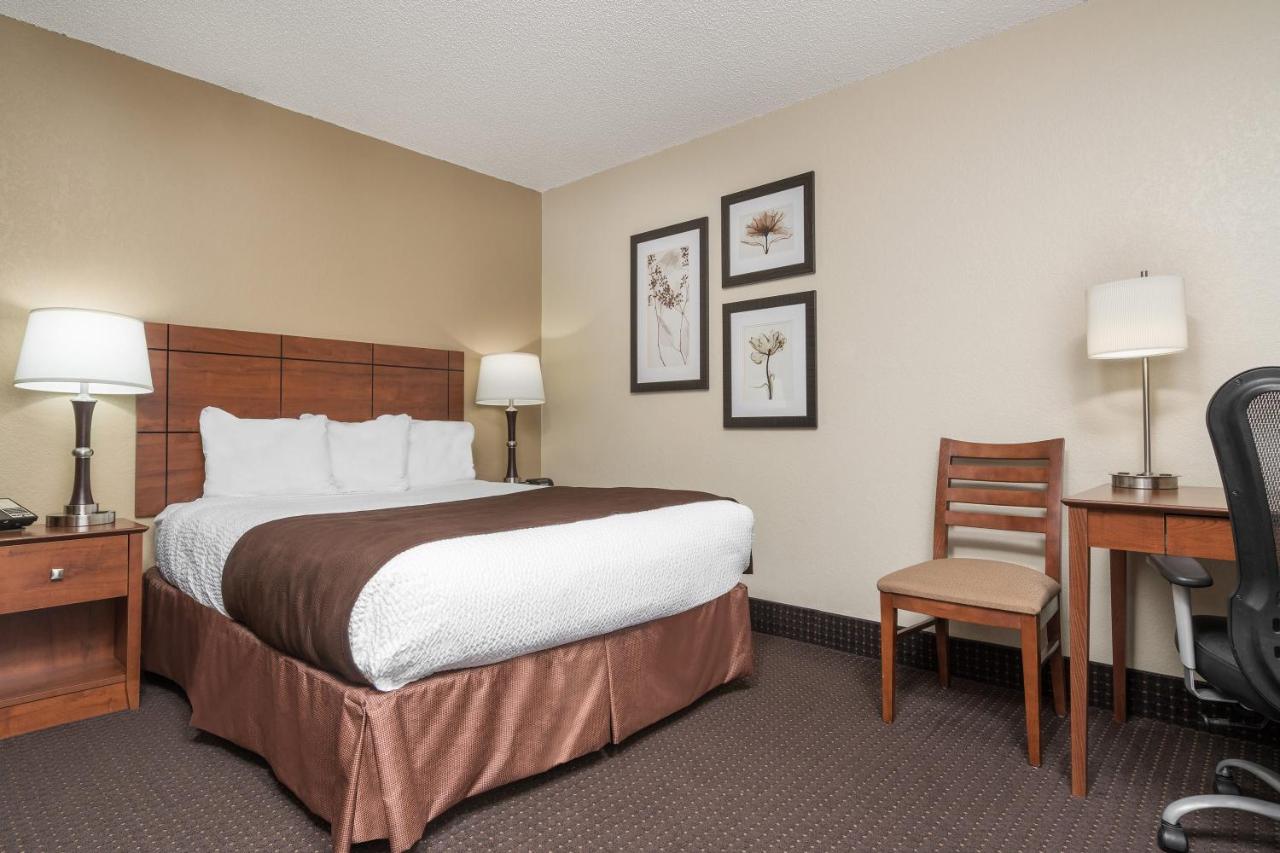 AmericInn by Wyndham Lake City