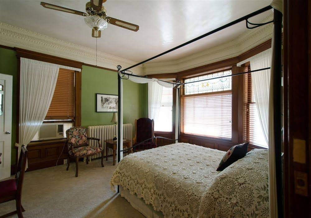 Waller House Inn