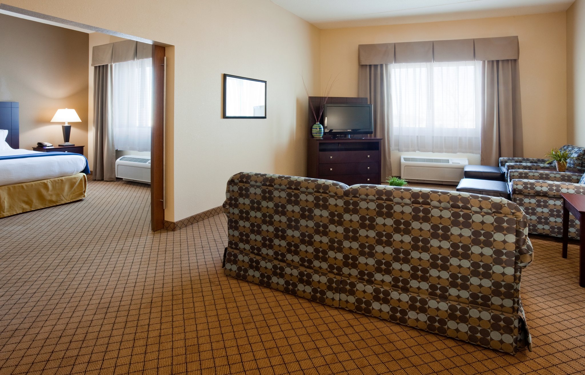 Holiday Inn Express Hotel & Suites Mankato East