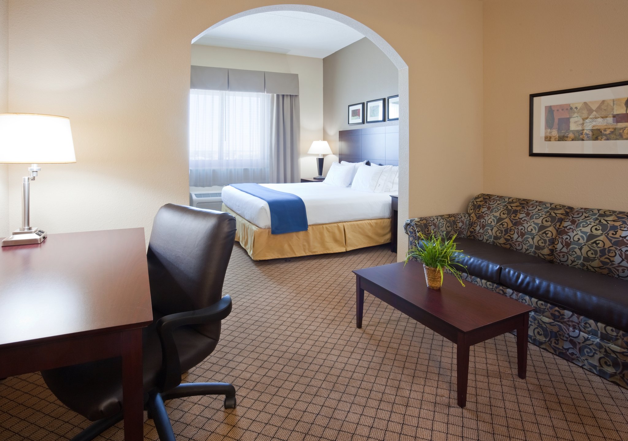 Holiday Inn Express Hotel & Suites Mankato East