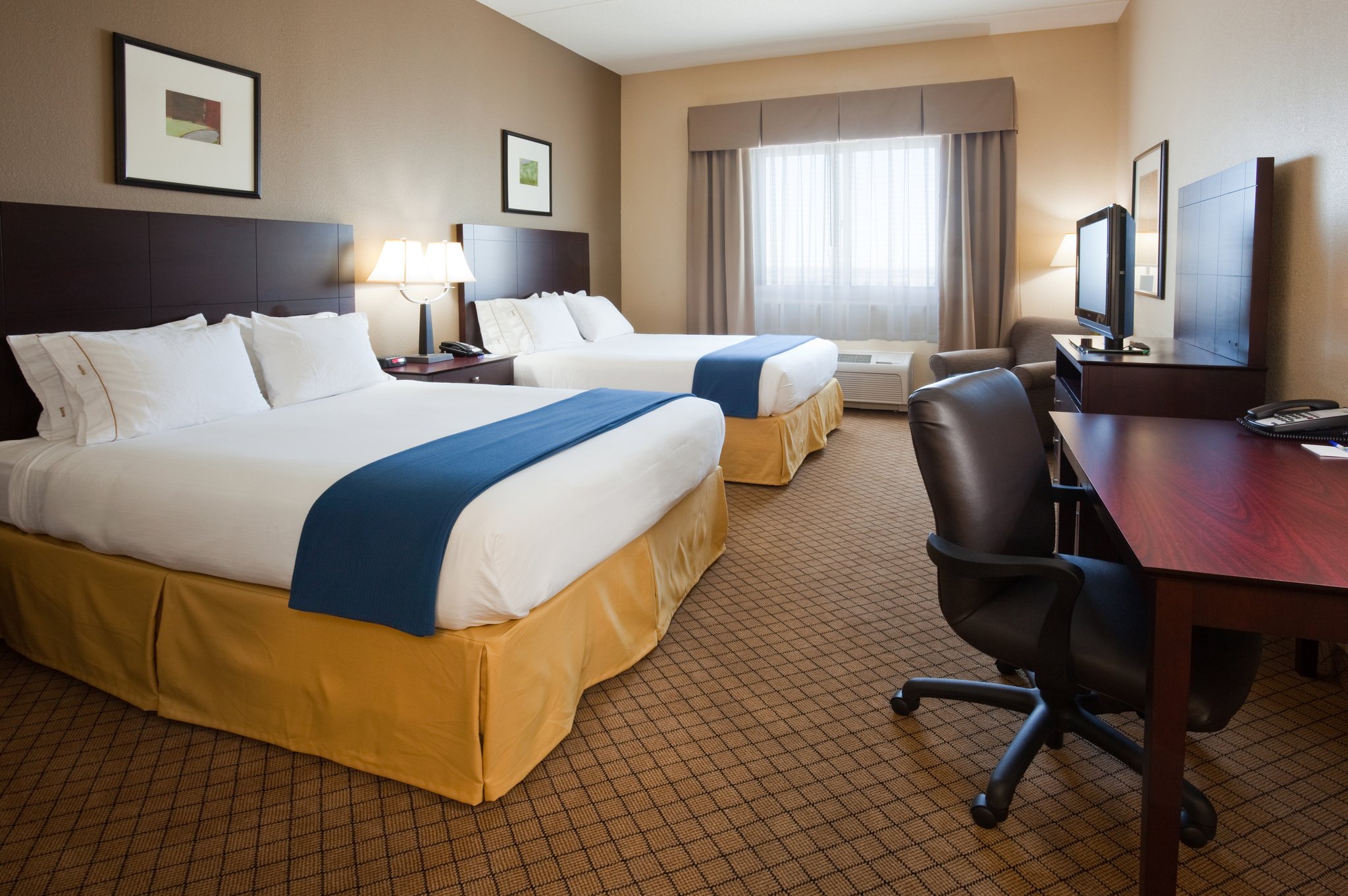 Holiday Inn Express Hotel & Suites Mankato East