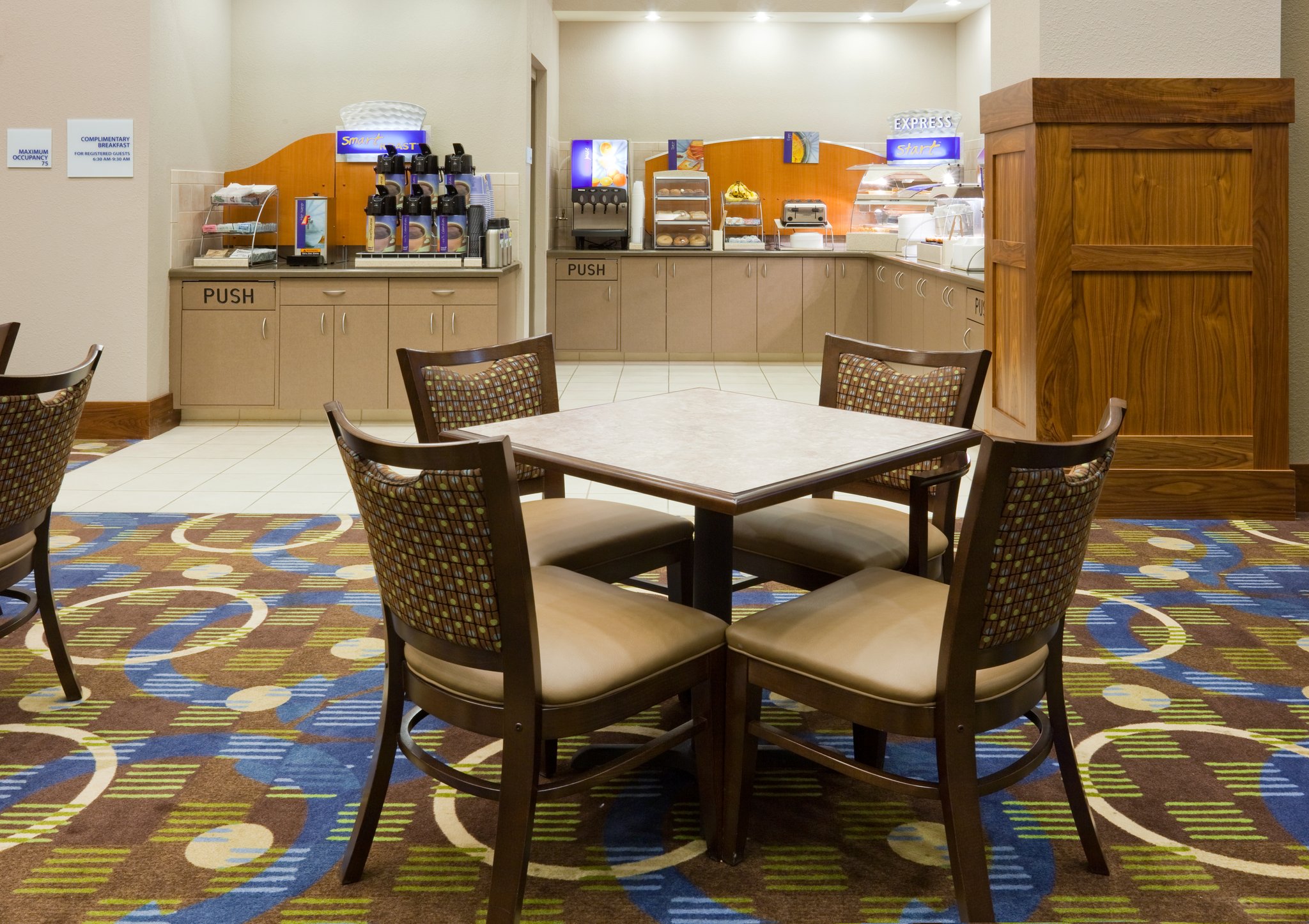 Holiday Inn Express Hotel & Suites Mankato East