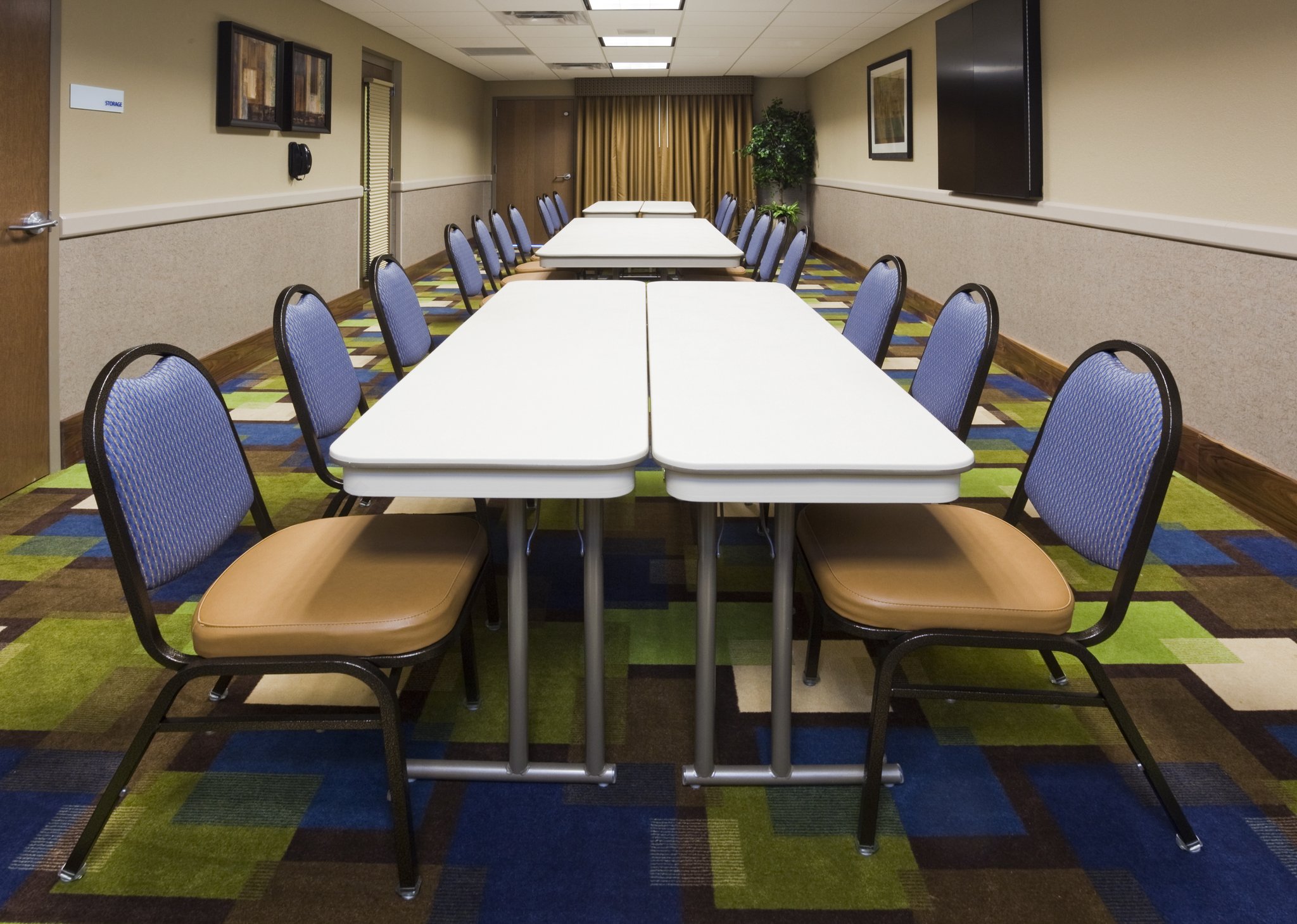 Holiday Inn Express Hotel & Suites Mankato East
