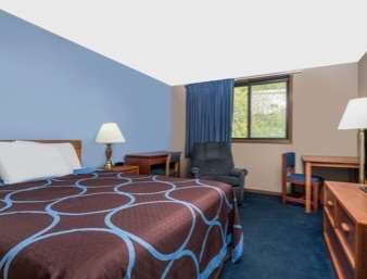 Super 8 by Wyndham Mankato