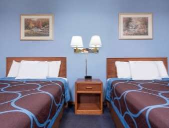Super 8 by Wyndham Mankato