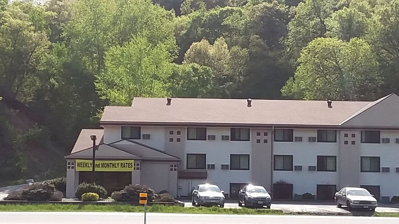 Super 8 by Wyndham Mankato