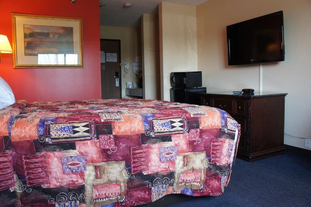 Coratel Inn and Suites Maple Grove