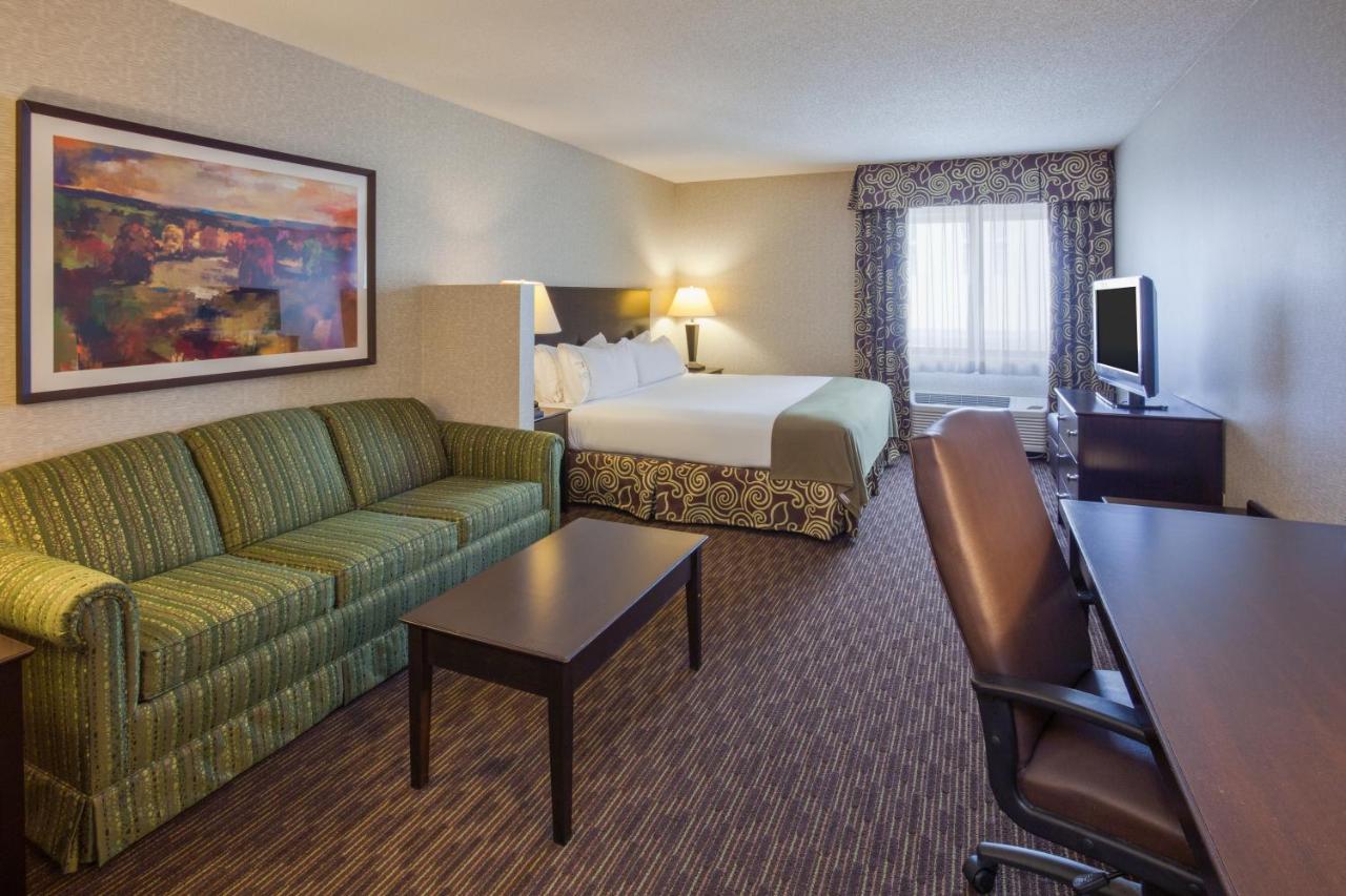 Holiday Inn Express & Suites Minneapolis-Dwtn (Conv Ctr)