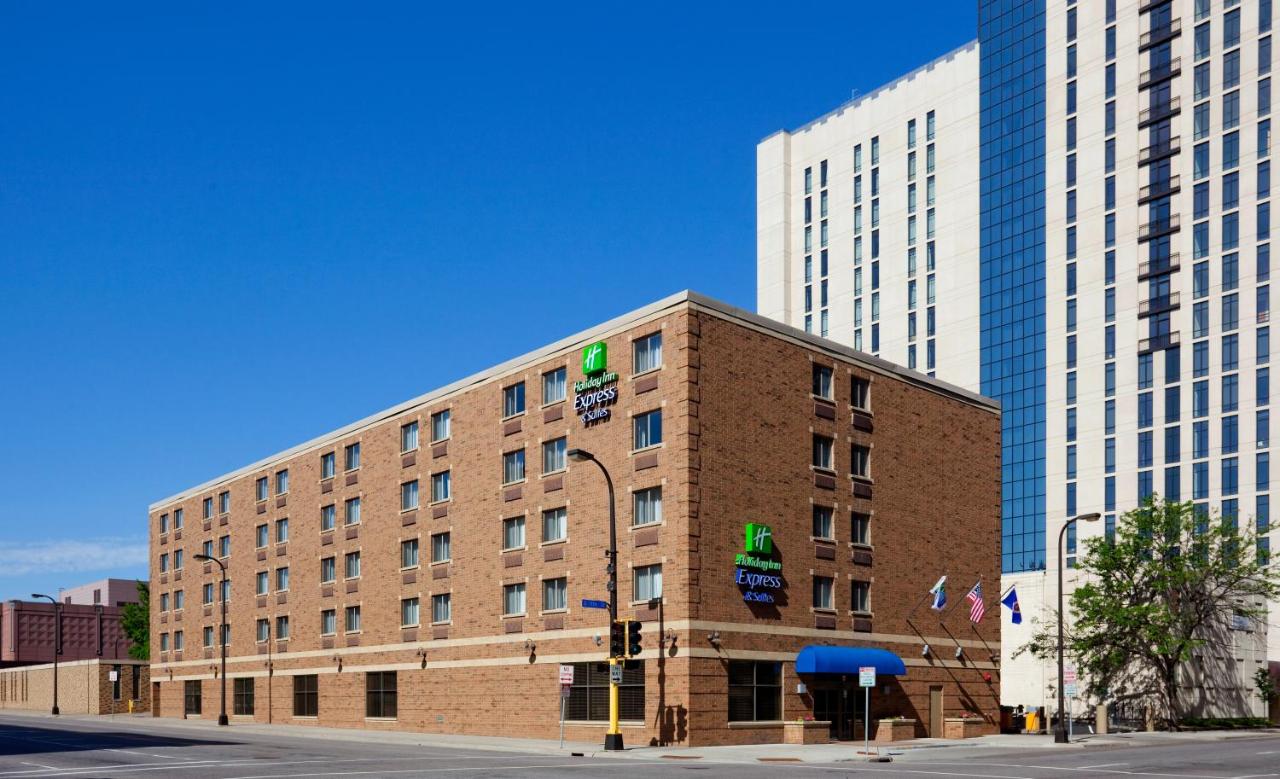Holiday Inn Express & Suites Minneapolis-Dwtn (Conv Ctr)