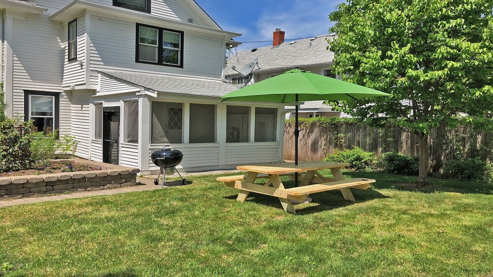 Linden Hills Luxury Charmer
