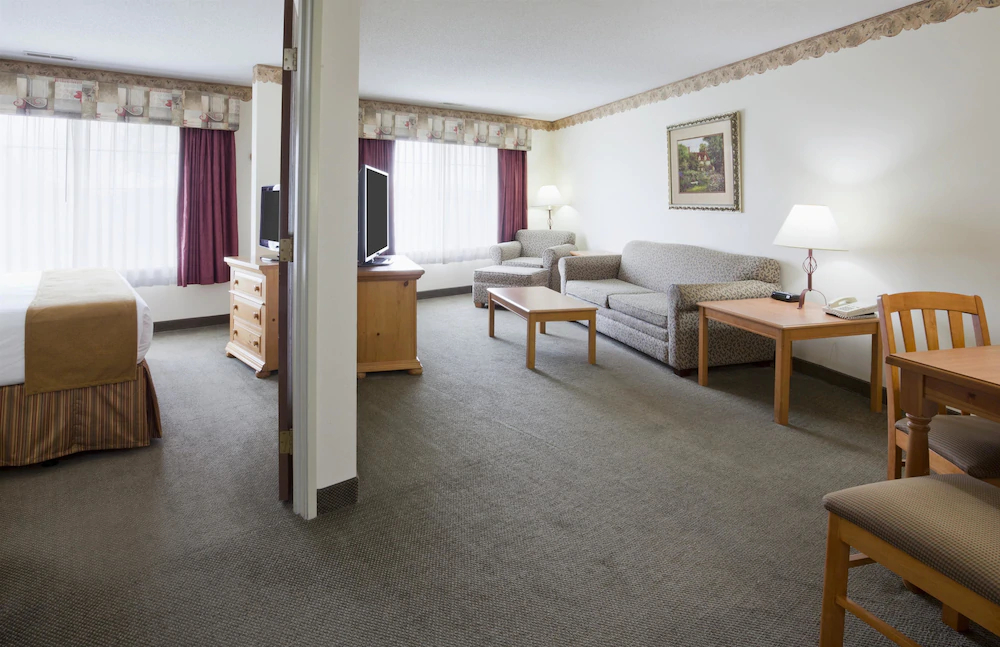 Crossings by GrandStay Inn & Suites Montevideo