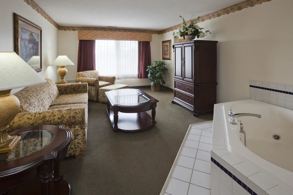 Crossings by GrandStay Inn & Suites Montevideo