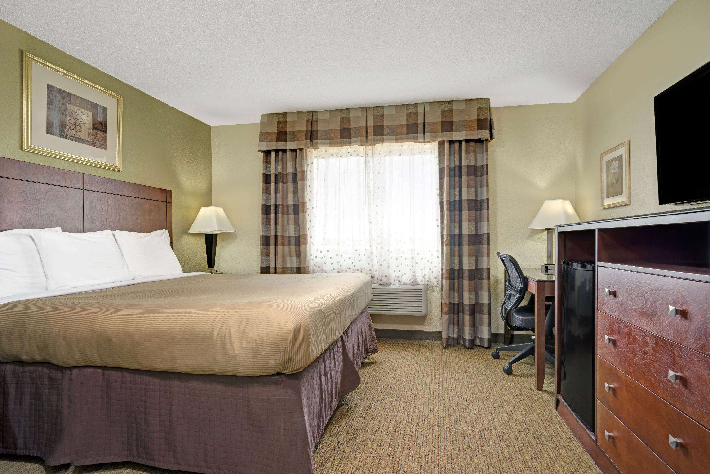 Super 8 by Wyndham Monticello