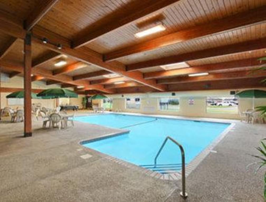 Super 8 by Wyndham Monticello