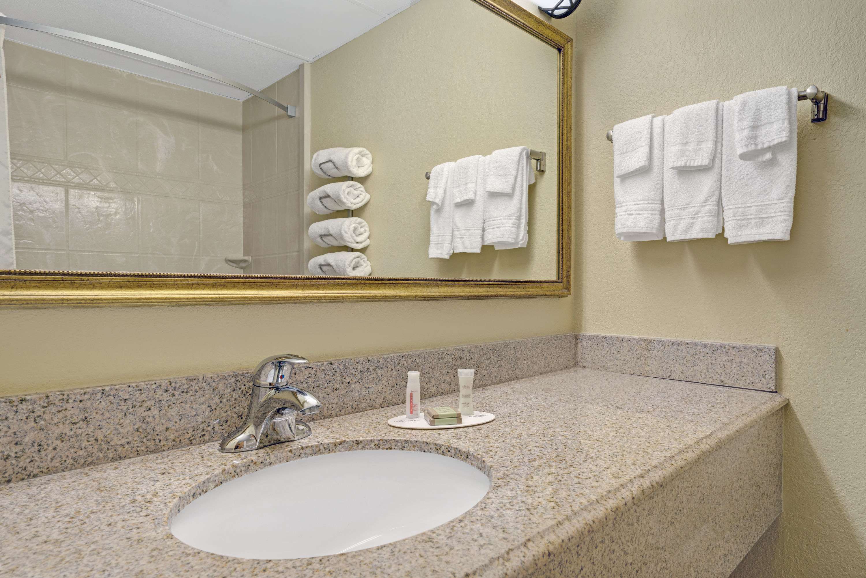 Super 8 by Wyndham Monticello
