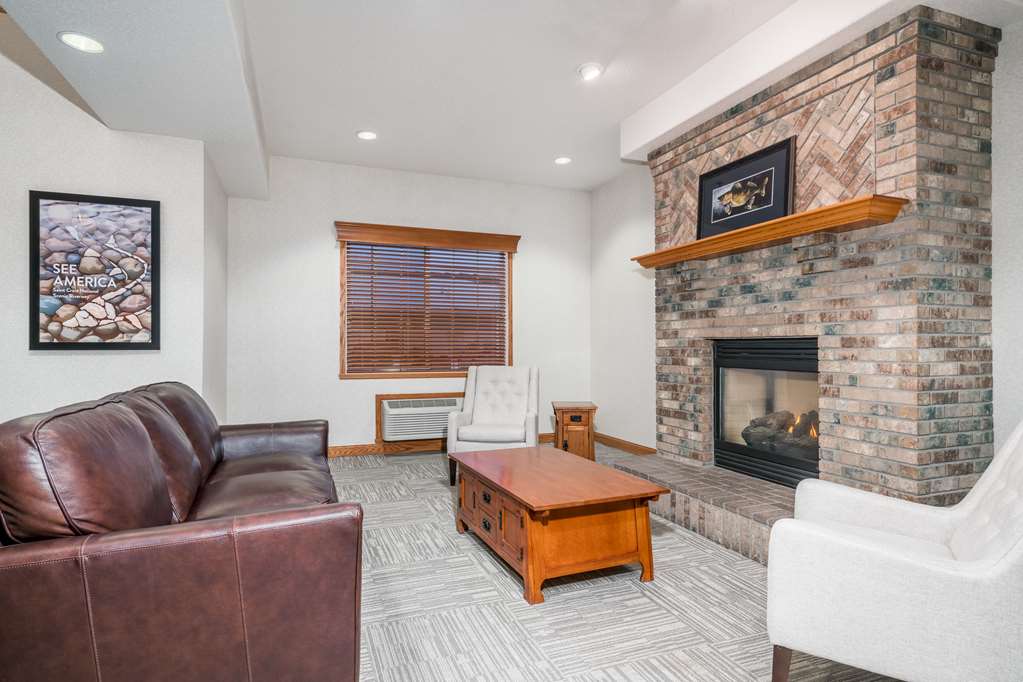 Travelodge & Suites by Wyndham Fargo/Moorhead