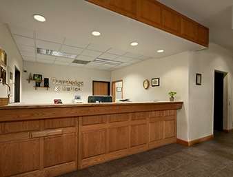 Travelodge & Suites by Wyndham Fargo/Moorhead