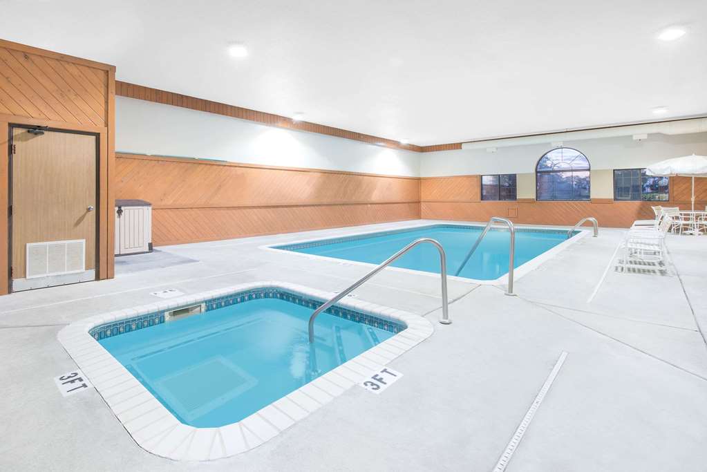 Wrangler Hotel Morris