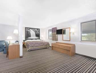 Wrangler Hotel Morris