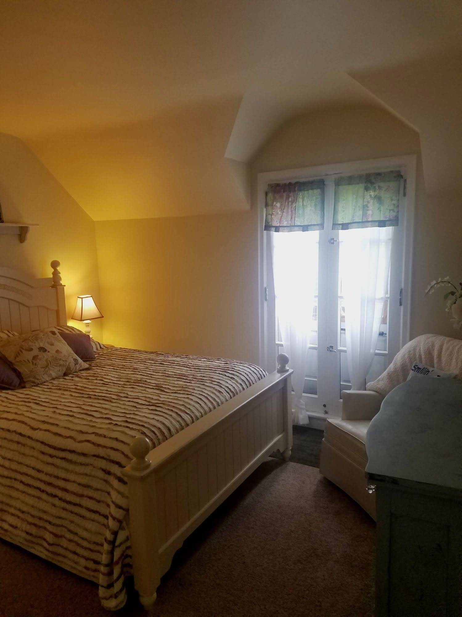 Contented Cottage Bed And Breakfast