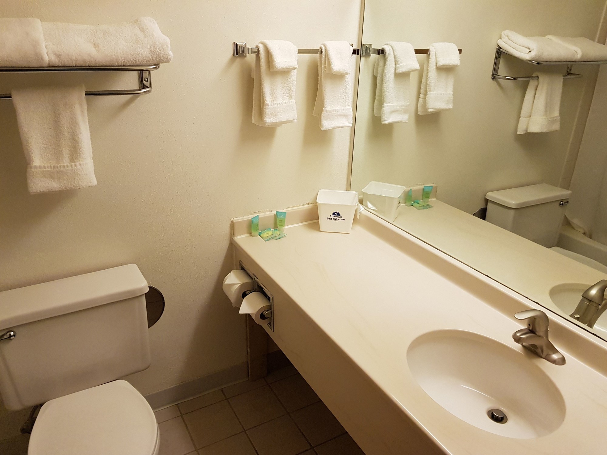 Asteria Inn & Suites - Northfield