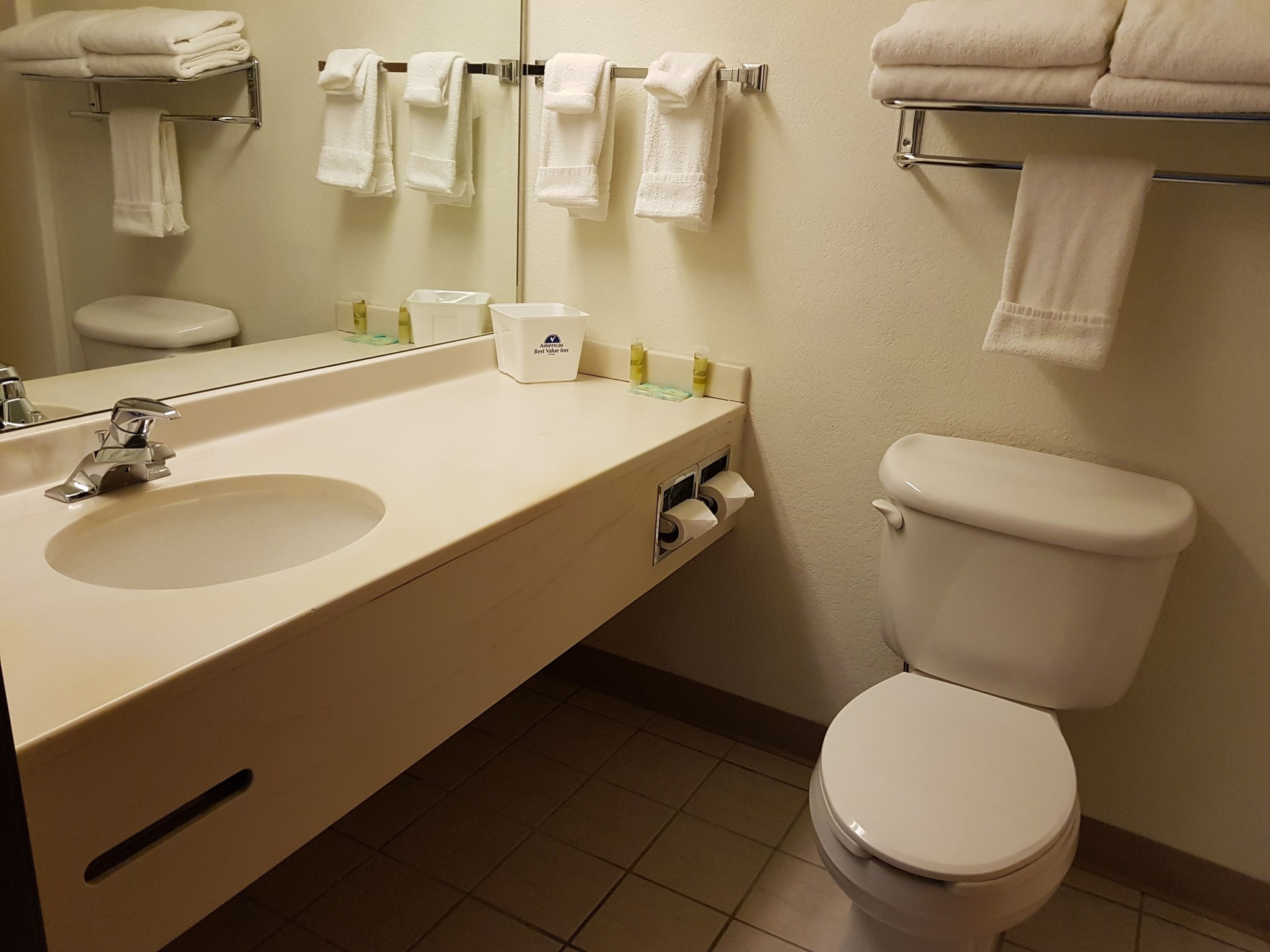 Asteria Inn & Suites - Northfield