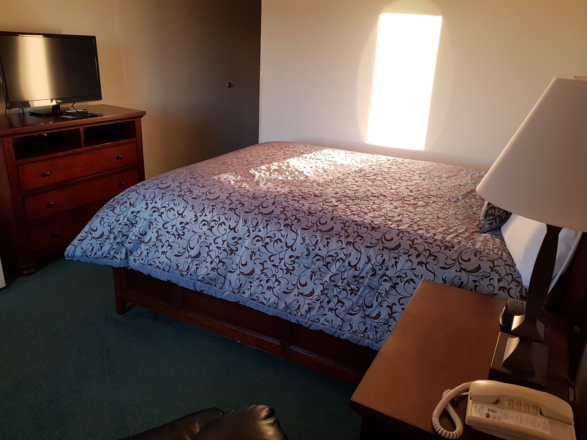 Asteria Inn & Suites - Northfield