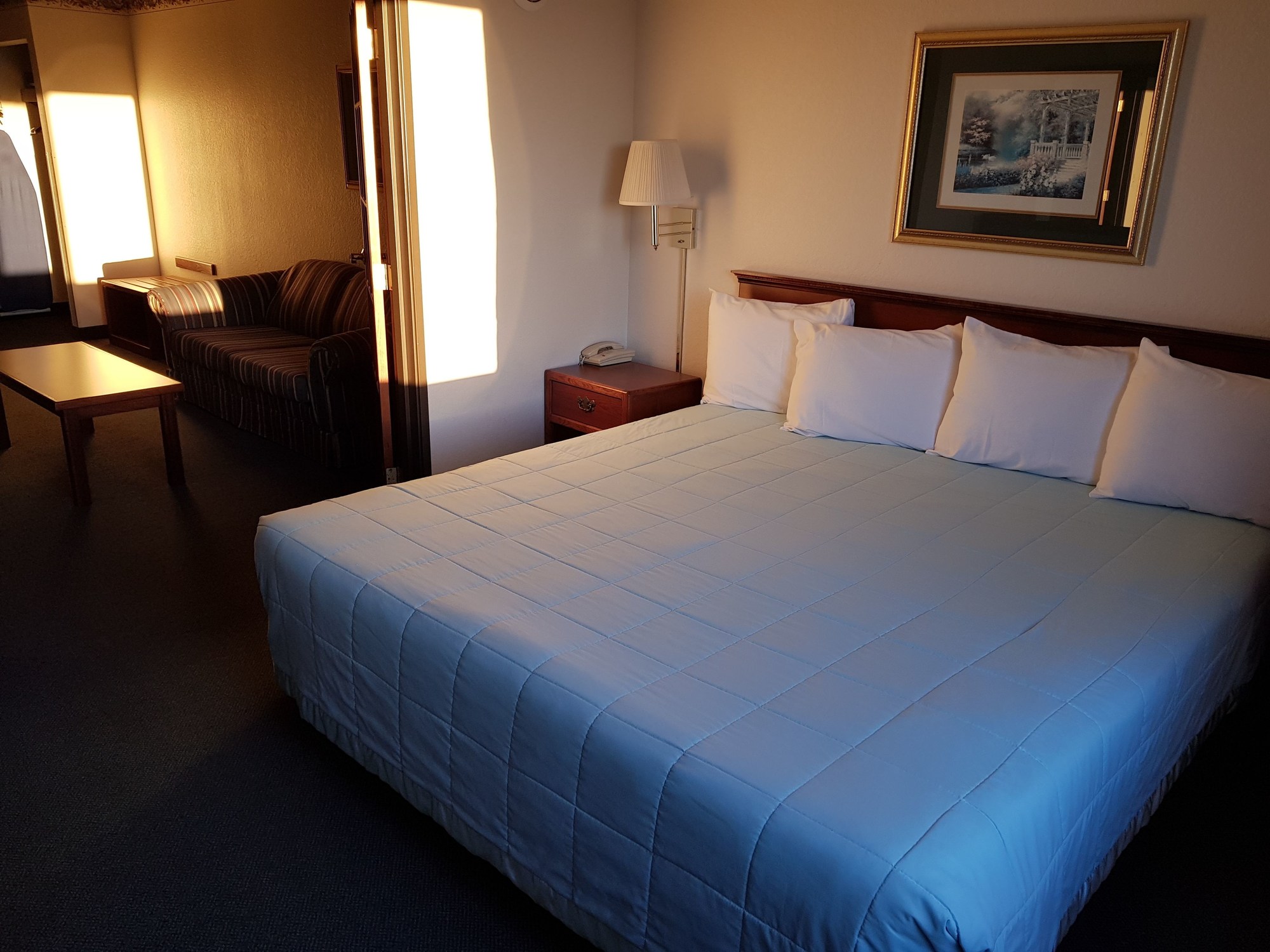 Asteria Inn & Suites - Northfield