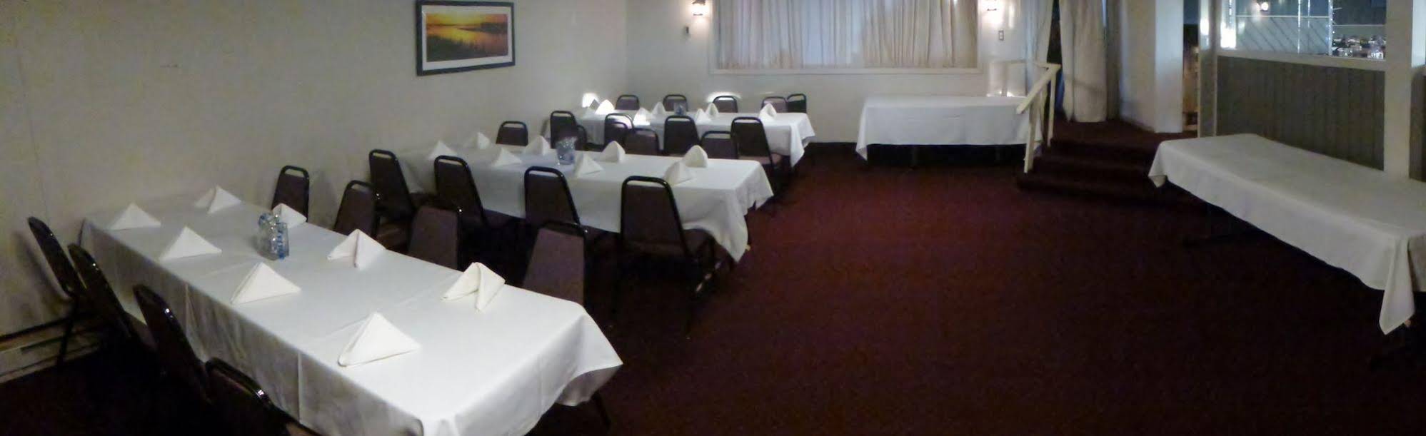 The Otter Supper Club and Lodge