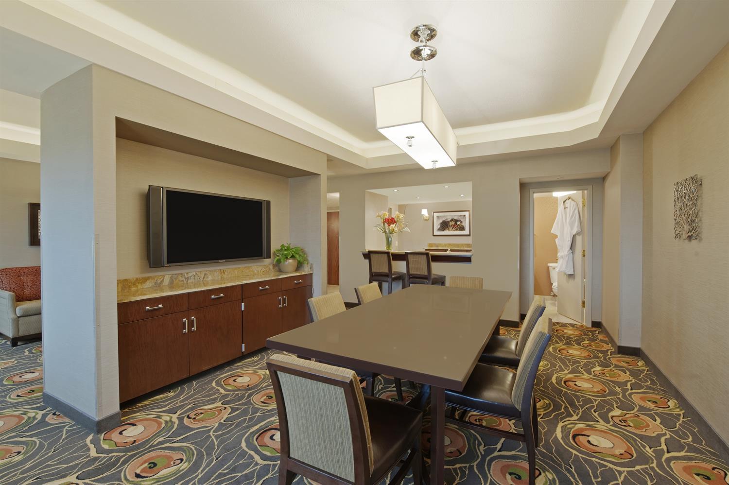 Mystic Lake Casino Hotel