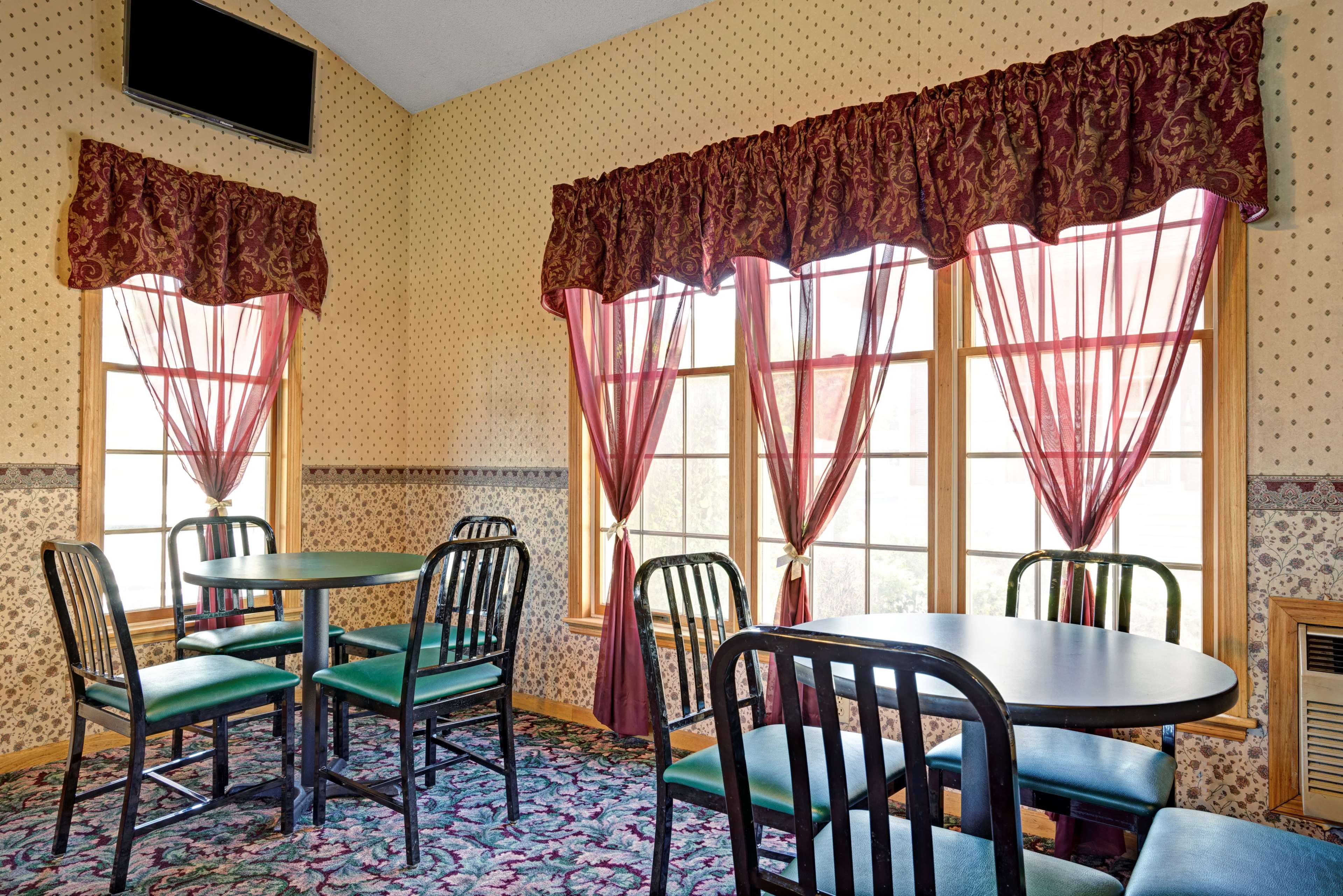 Days Inn by Wyndham Red Wing