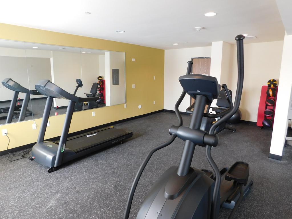 Days Inn & Suites by Wyndham Rochester Mayo Clinic South
