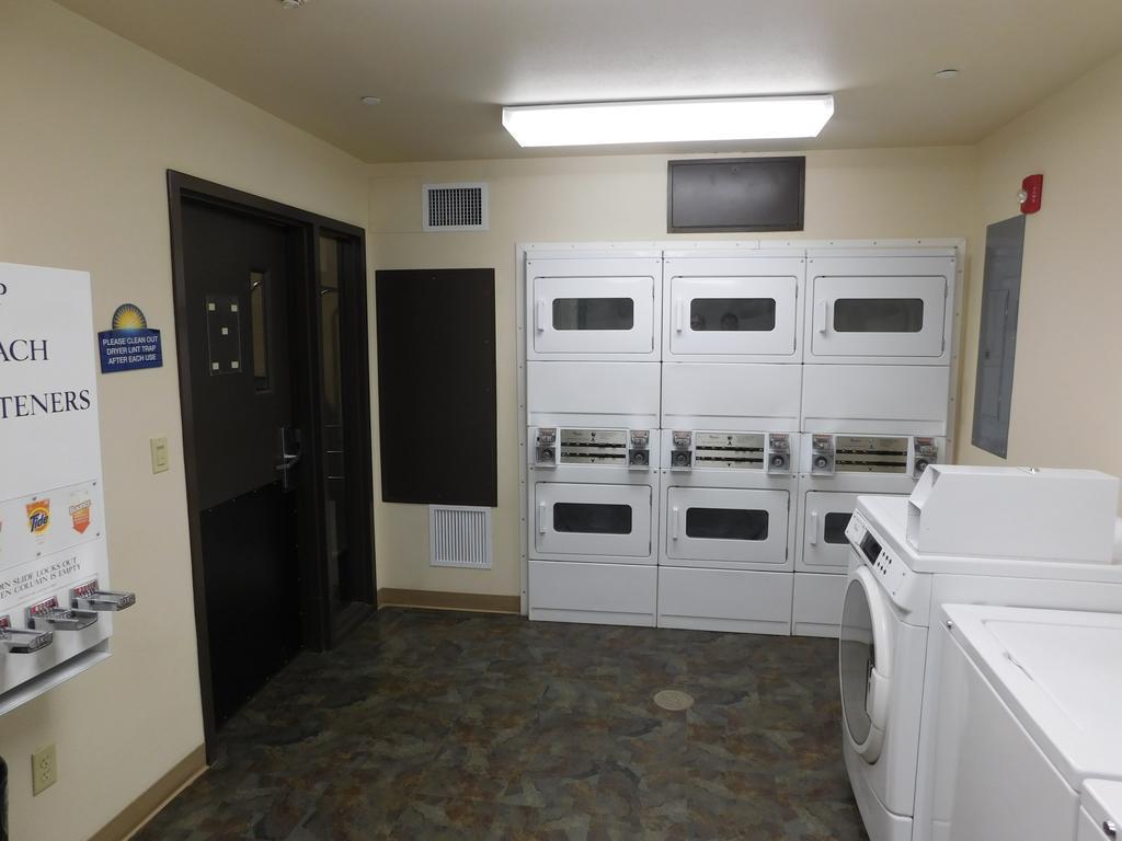 Days Inn & Suites by Wyndham Rochester Mayo Clinic South