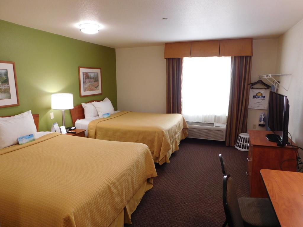 Days Inn & Suites by Wyndham Rochester Mayo Clinic South