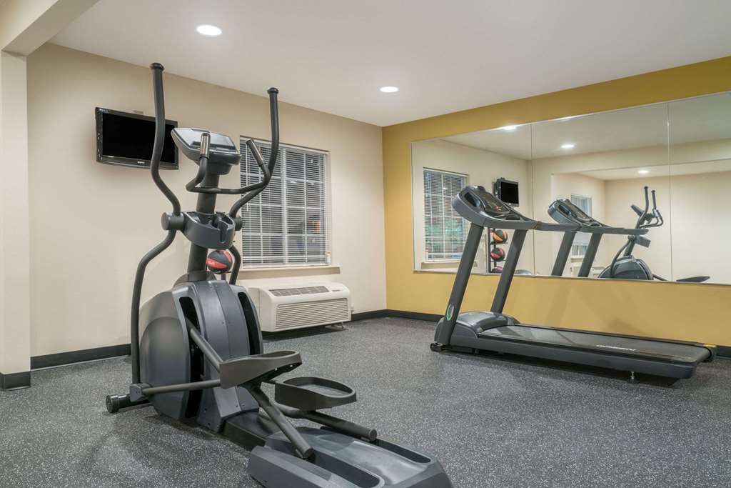 Days Inn & Suites by Wyndham Rochester Mayo Clinic South