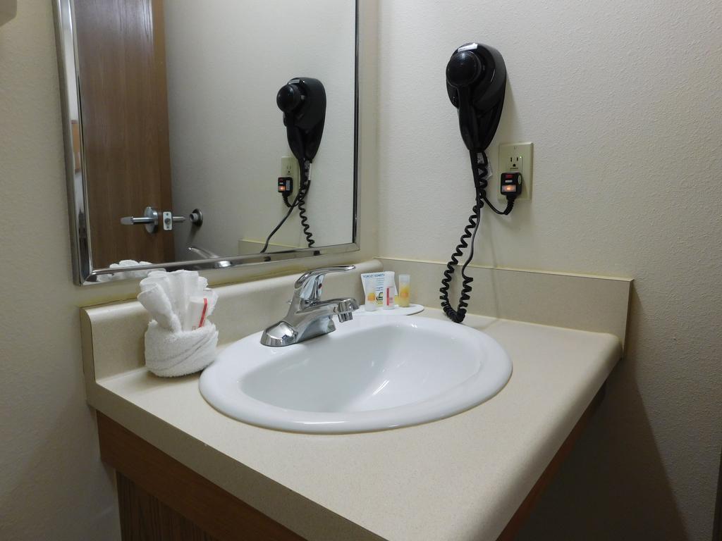 Days Inn & Suites by Wyndham Rochester Mayo Clinic South