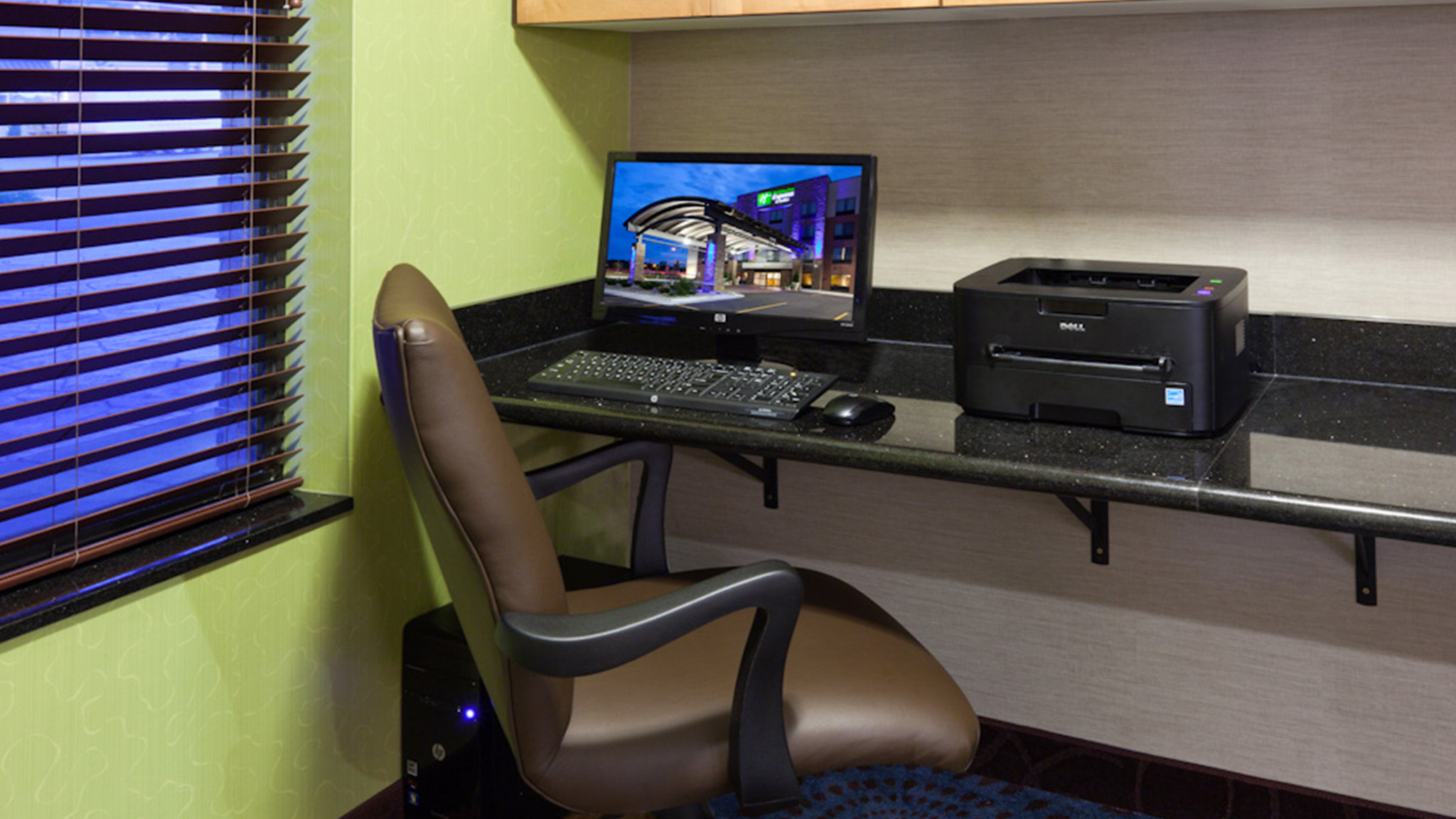 Holiday Inn Express Hotel & Suites Rochester West-Medical Center