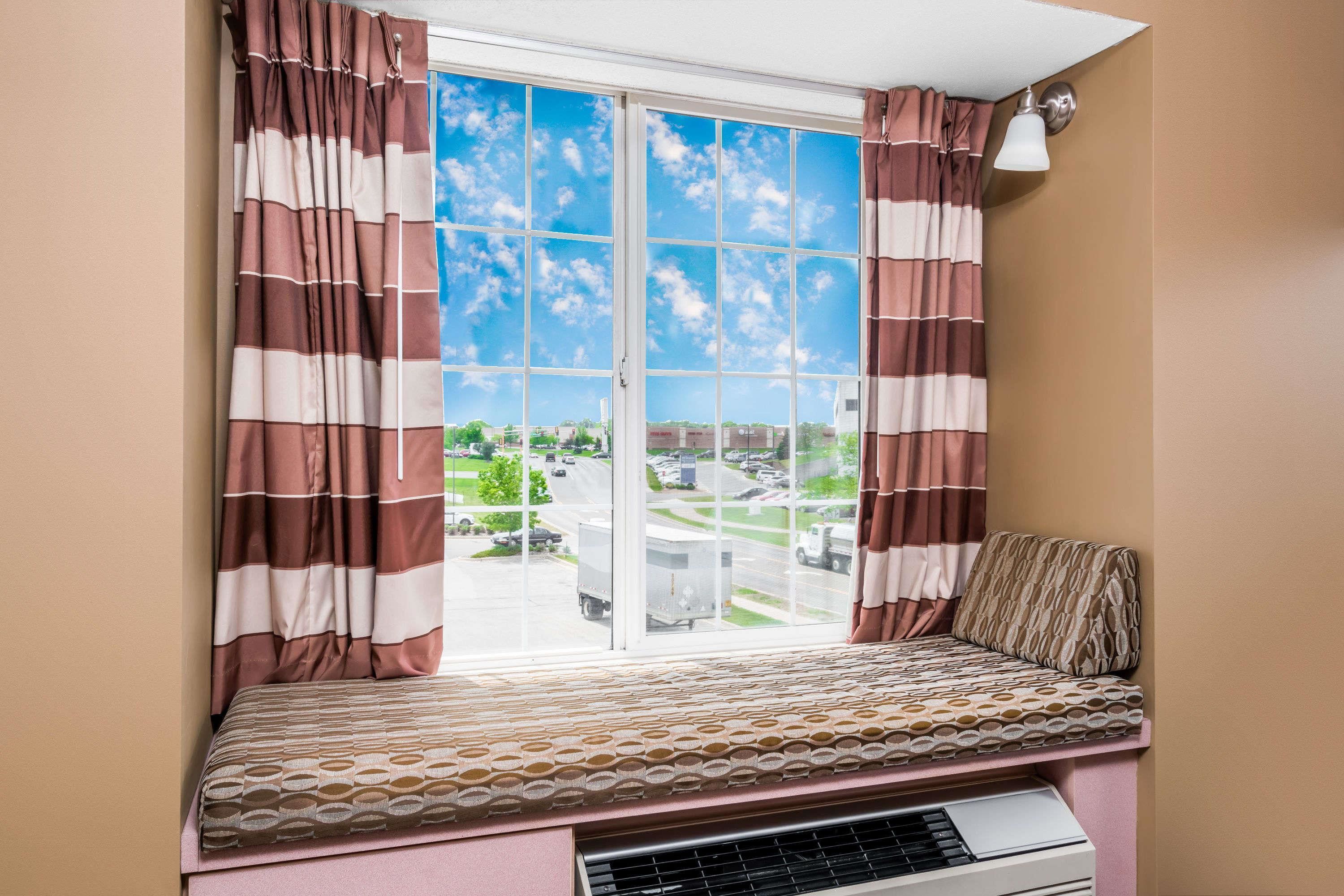 Microtel Inn & Suites by Wyndham Rochester North Mayo Clinic